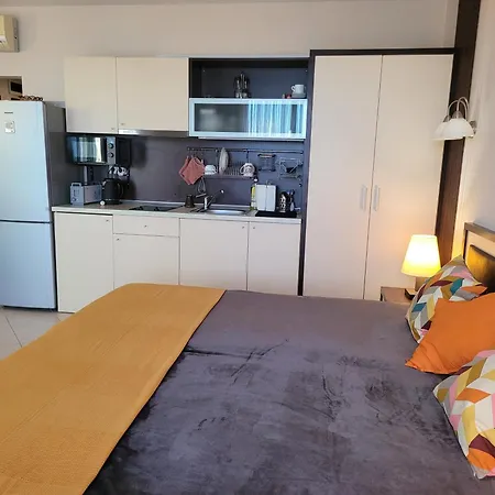 Апартамент Sea Breeze - First Line Sea View Golden Sands Варна