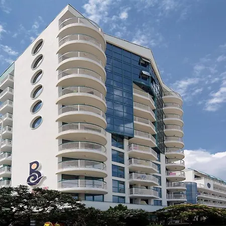Sea Breeze - First Line Sea View Golden Sands Апартамент Варна