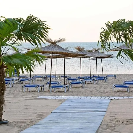 Sea Breeze - First Line Sea View Golden Sands Апартамент *